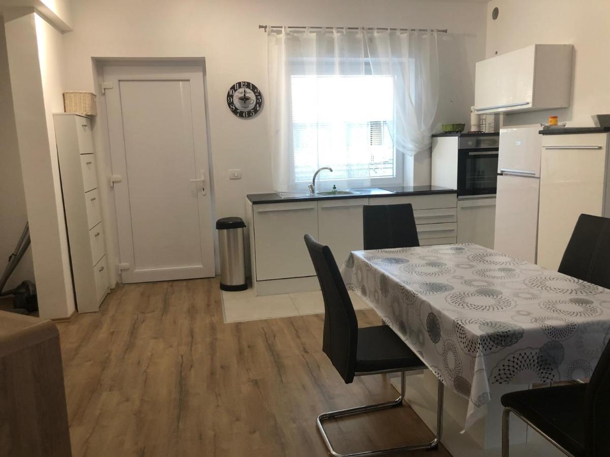 Apartmaji Meduza Izola Ngoại thất bức ảnh