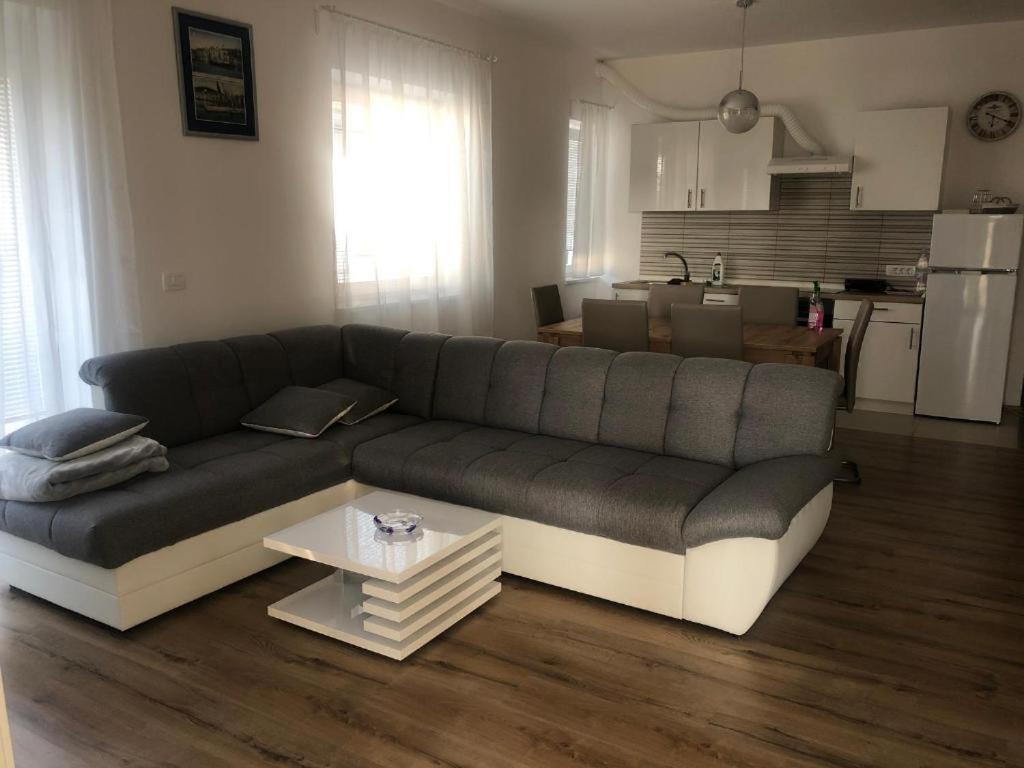 Apartmaji Meduza Izola Ngoại thất bức ảnh